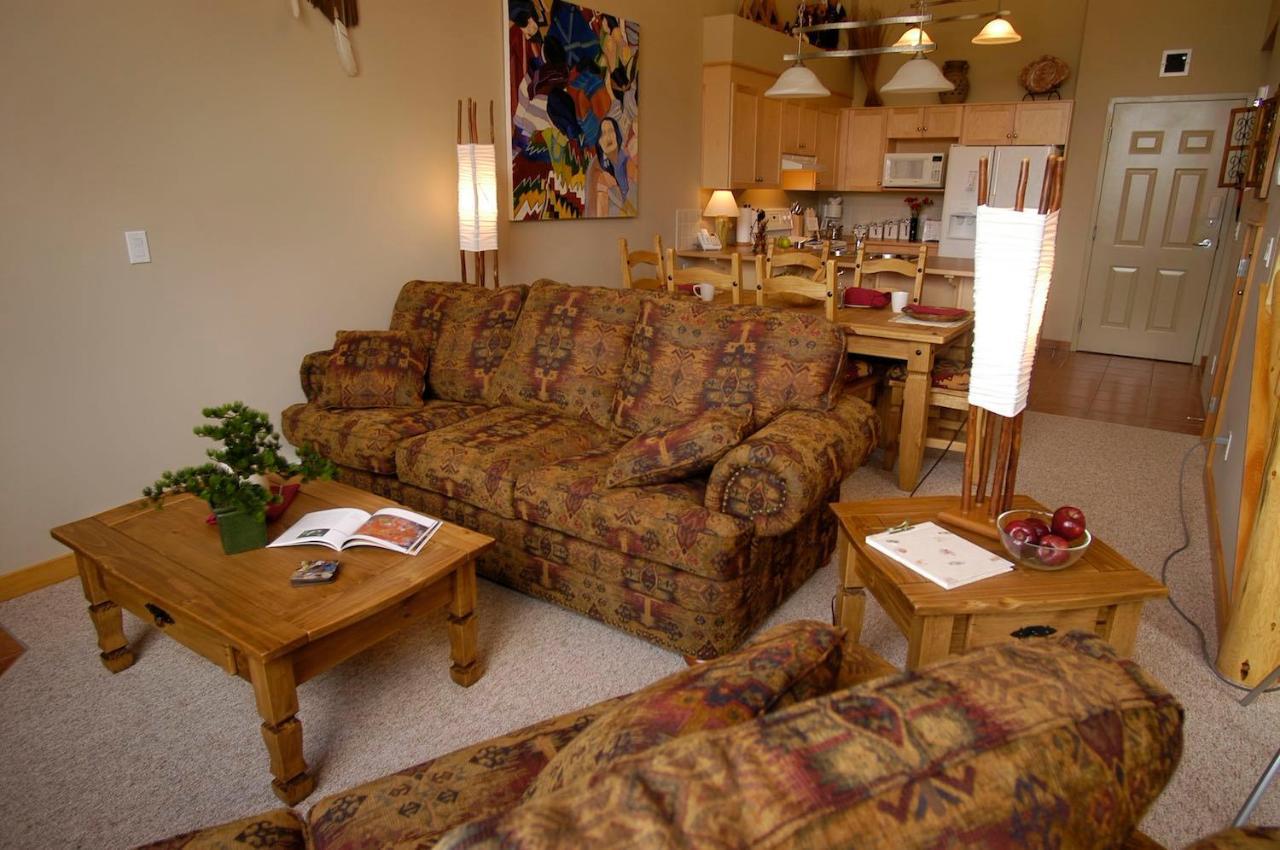 406, Indigenous Artefacts Apartment
